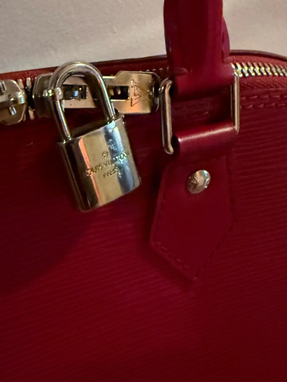 Louis Vuitton Alma PM Epi Leather Top Handle Bag in Deep fuschia - w/receipt